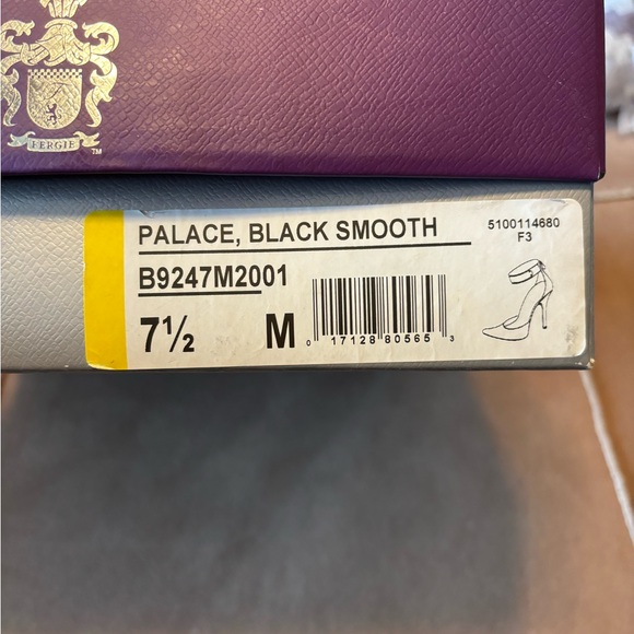 NIB Fergie heels - Picture 7 of 8